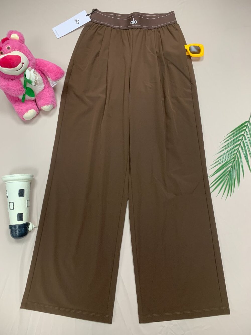 NWT Espresso ALO Yoga Studio Style Suit Up Pants👜Relaxed Regular 30" Inseam - Picture 2 of 11